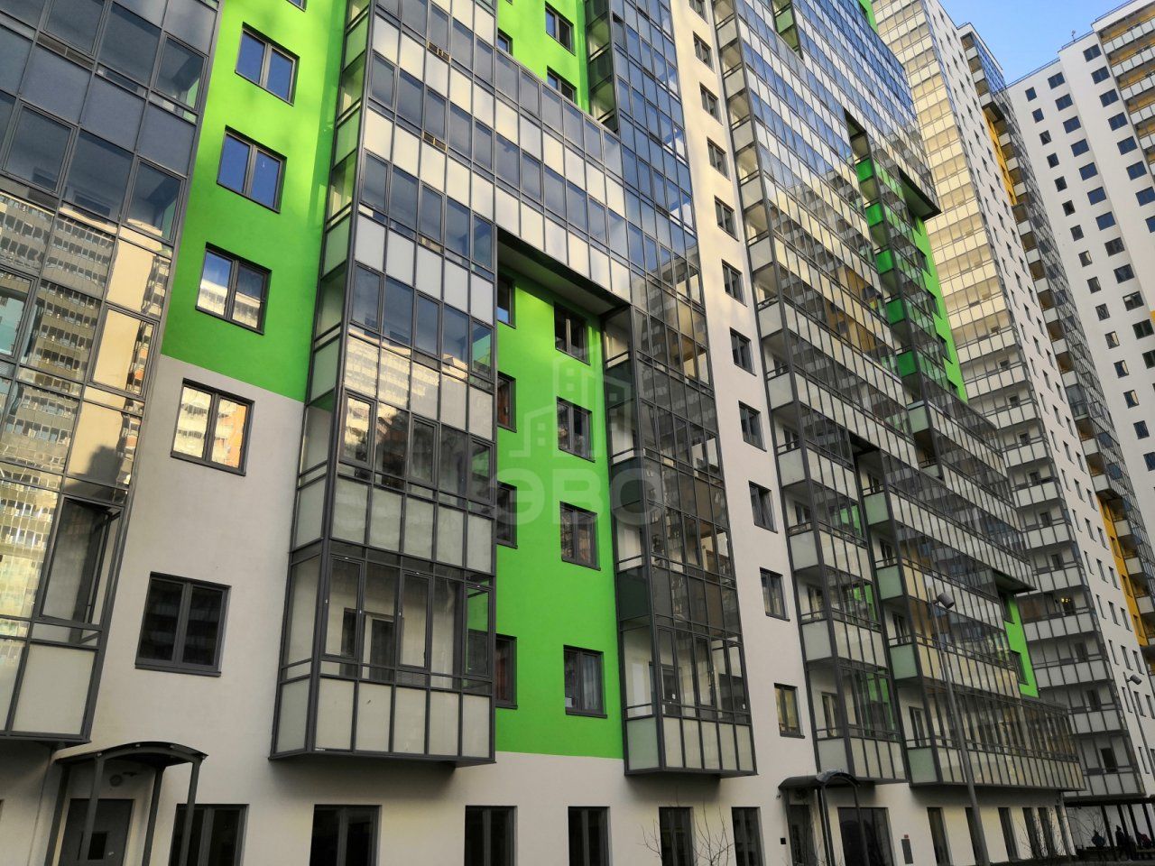 трехкомнатная квартира в Санкт-Петербурге по адресу: Парашютная ул., 42, к 2