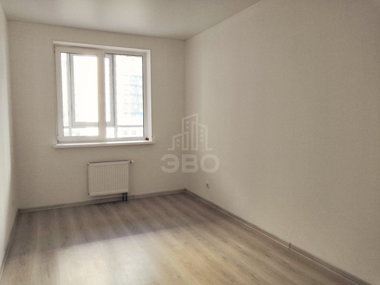 трехкомнатная квартира в Санкт-Петербурге по адресу: Парашютная ул., 42, к 2