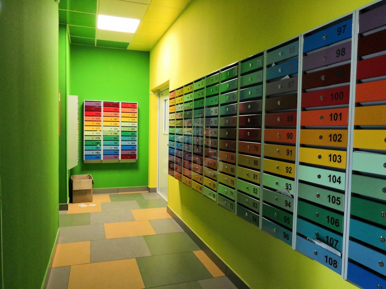 трехкомнатная квартира в Санкт-Петербурге по адресу: Парашютная ул., 42, к 2