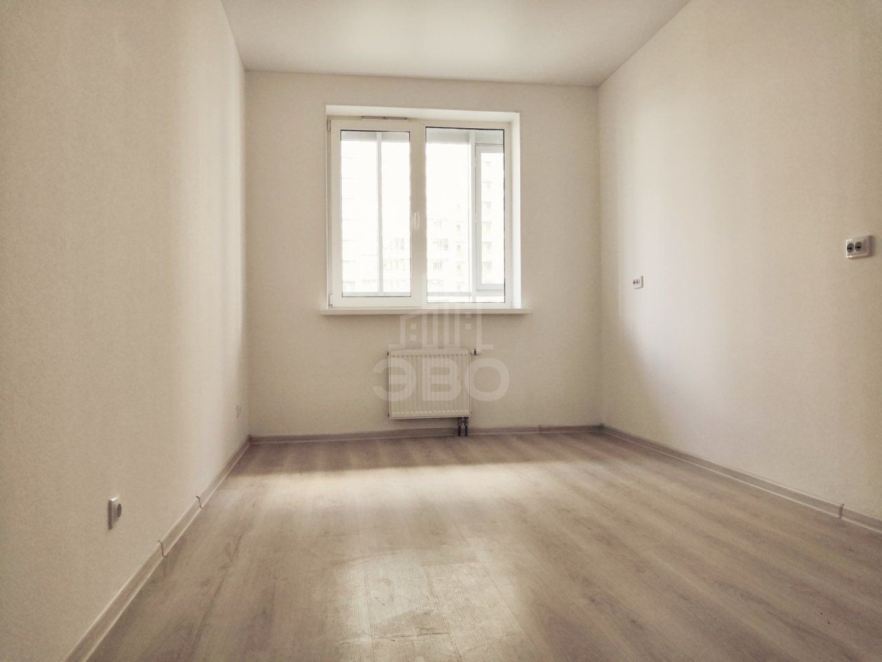 трехкомнатная квартира в Санкт-Петербурге по адресу: Парашютная ул., 42, к 2