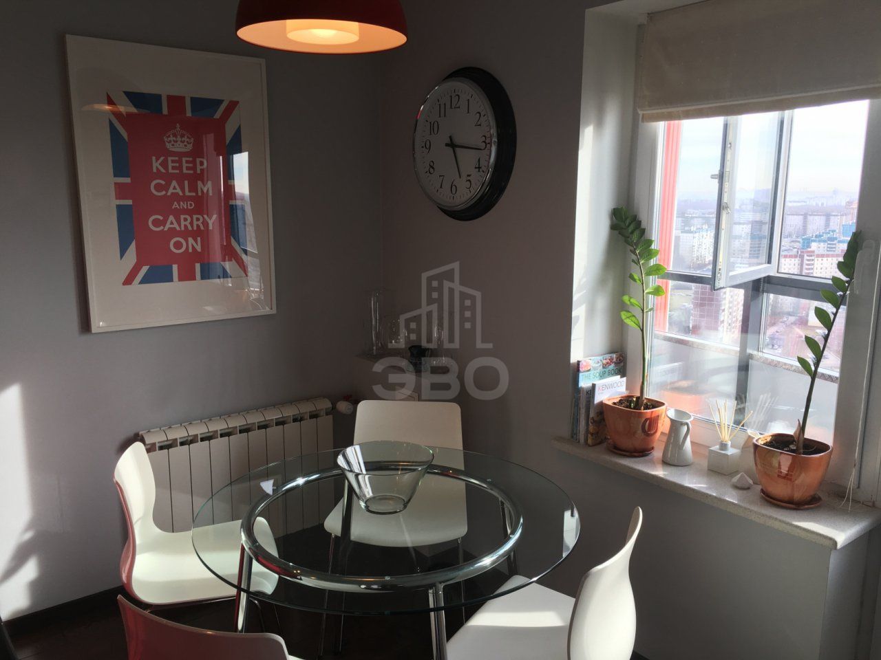 трехкомнатная квартира в Санкт-Петербурге по адресу: Парашютная ул., 25, к 1