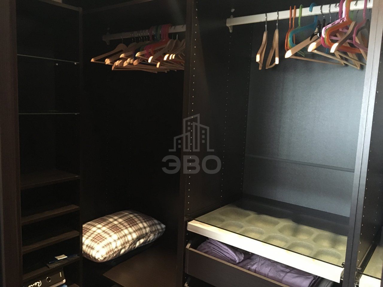 трехкомнатная квартира в Санкт-Петербурге по адресу: Парашютная ул., 25, к 1