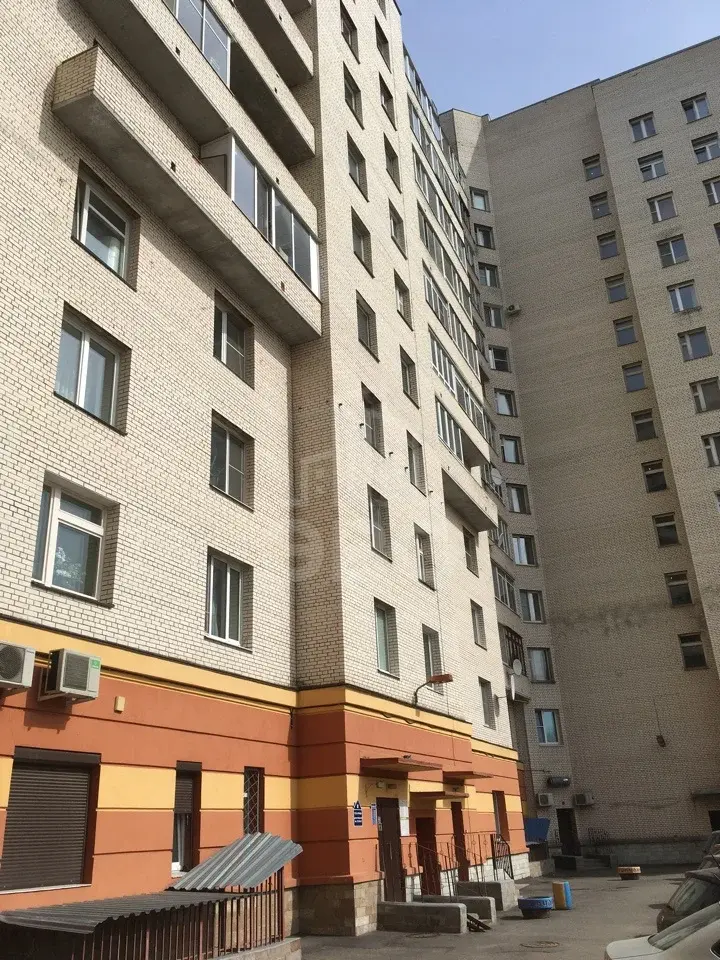 трехкомнатная квартира в Санкт-Петербурге по адресу: Ветеранов проспект, 122, литера А