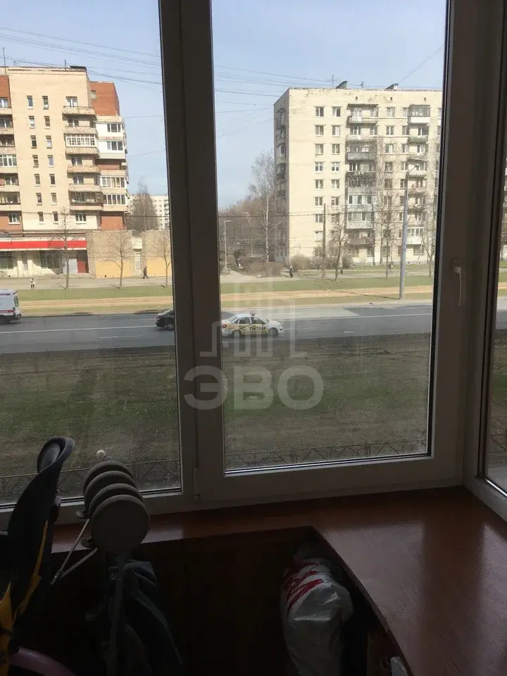 трехкомнатная квартира в Санкт-Петербурге по адресу: Ветеранов проспект, 122, литера А