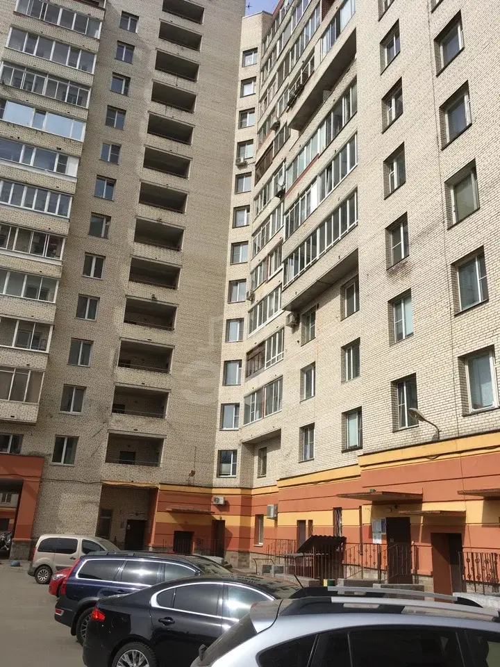 трехкомнатная квартира в Санкт-Петербурге по адресу: Ветеранов проспект, 122, литера А