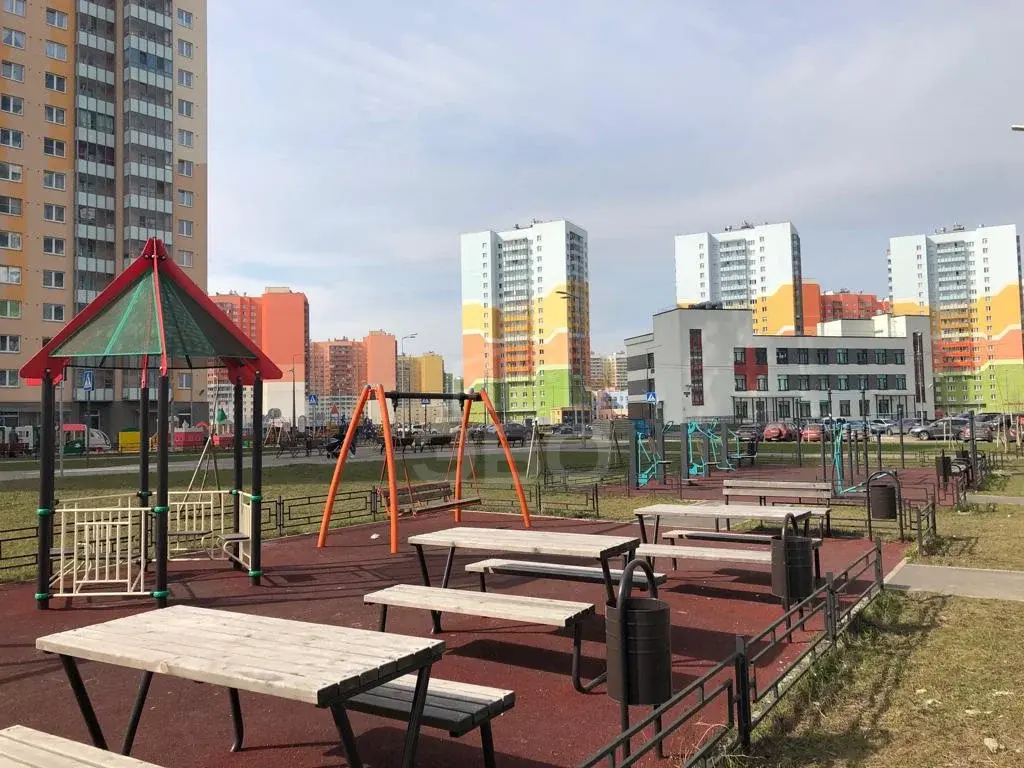 однокомнатная квартира в Санкт-Петербурге по адресу: Корнея Чуковского ул., 5, к 3