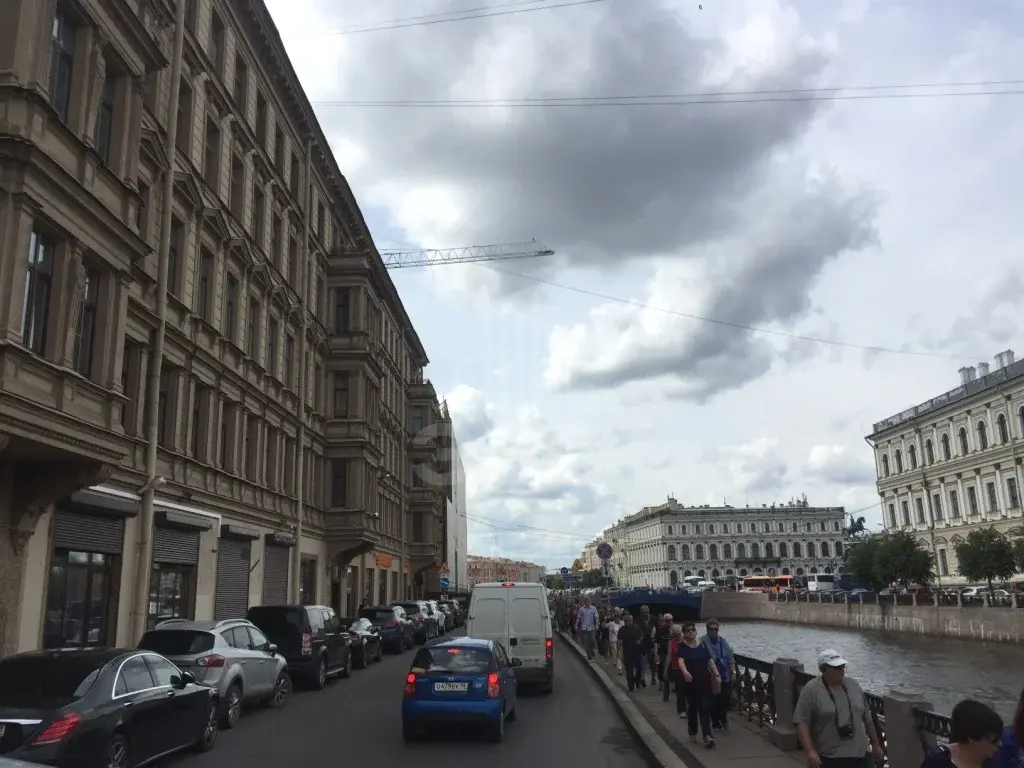 многокомнатная квартира в Санкт-Петербурге по адресу: наб. Реки Мойки, д.64