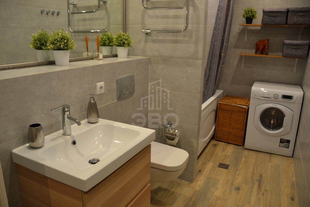 трехкомнатная квартира в Санкт-Петербурге по адресу: Реки Смоленки наб., 35, к 1