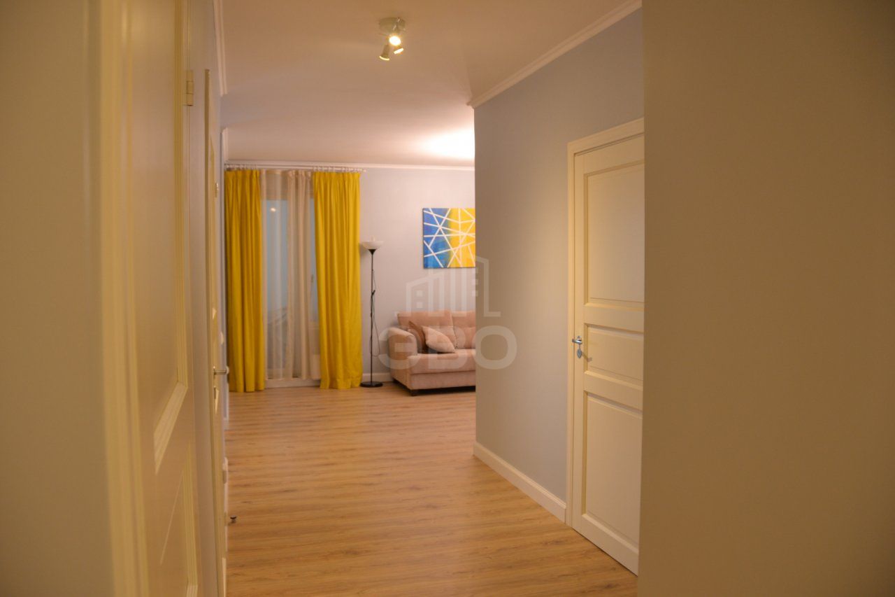 трехкомнатная квартира в Санкт-Петербурге по адресу: Реки Смоленки наб., 35, к 1