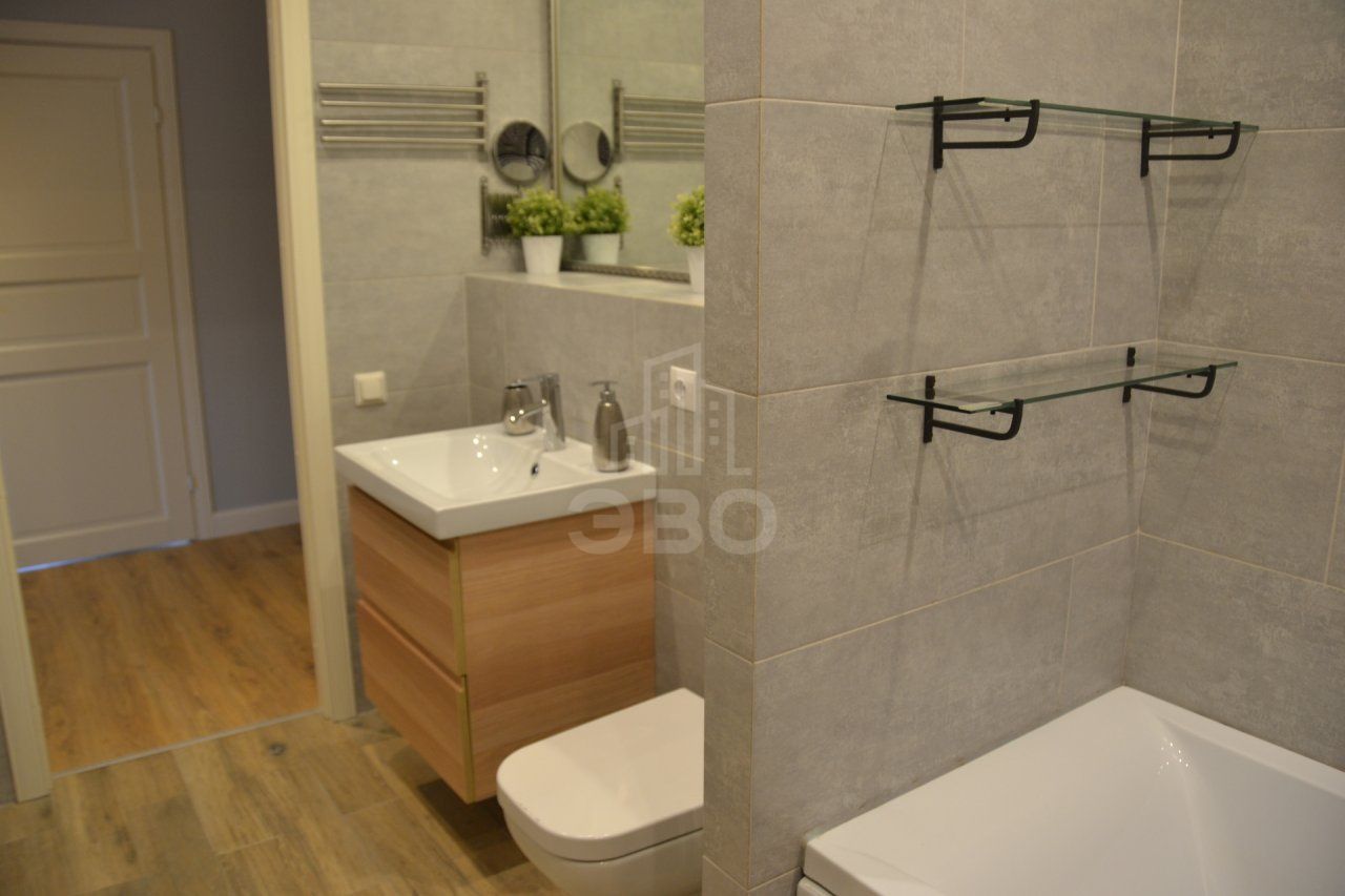 трехкомнатная квартира в Санкт-Петербурге по адресу: Реки Смоленки наб., 35, к 1