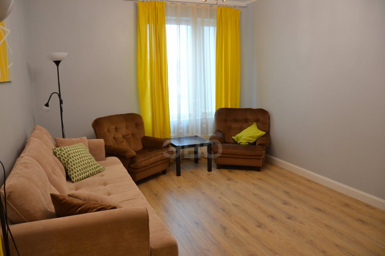 трехкомнатная квартира в Санкт-Петербурге по адресу: Реки Смоленки наб., 35, к 1