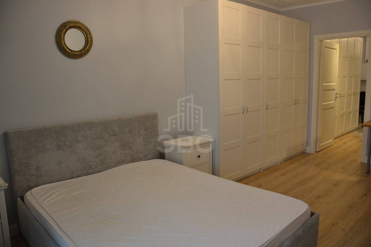 трехкомнатная квартира в Санкт-Петербурге по адресу: Реки Смоленки наб., 35, к 1