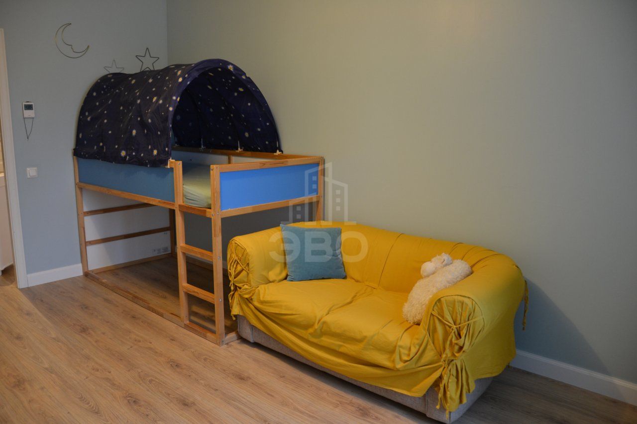 трехкомнатная квартира в Санкт-Петербурге по адресу: Реки Смоленки наб., 35, к 1