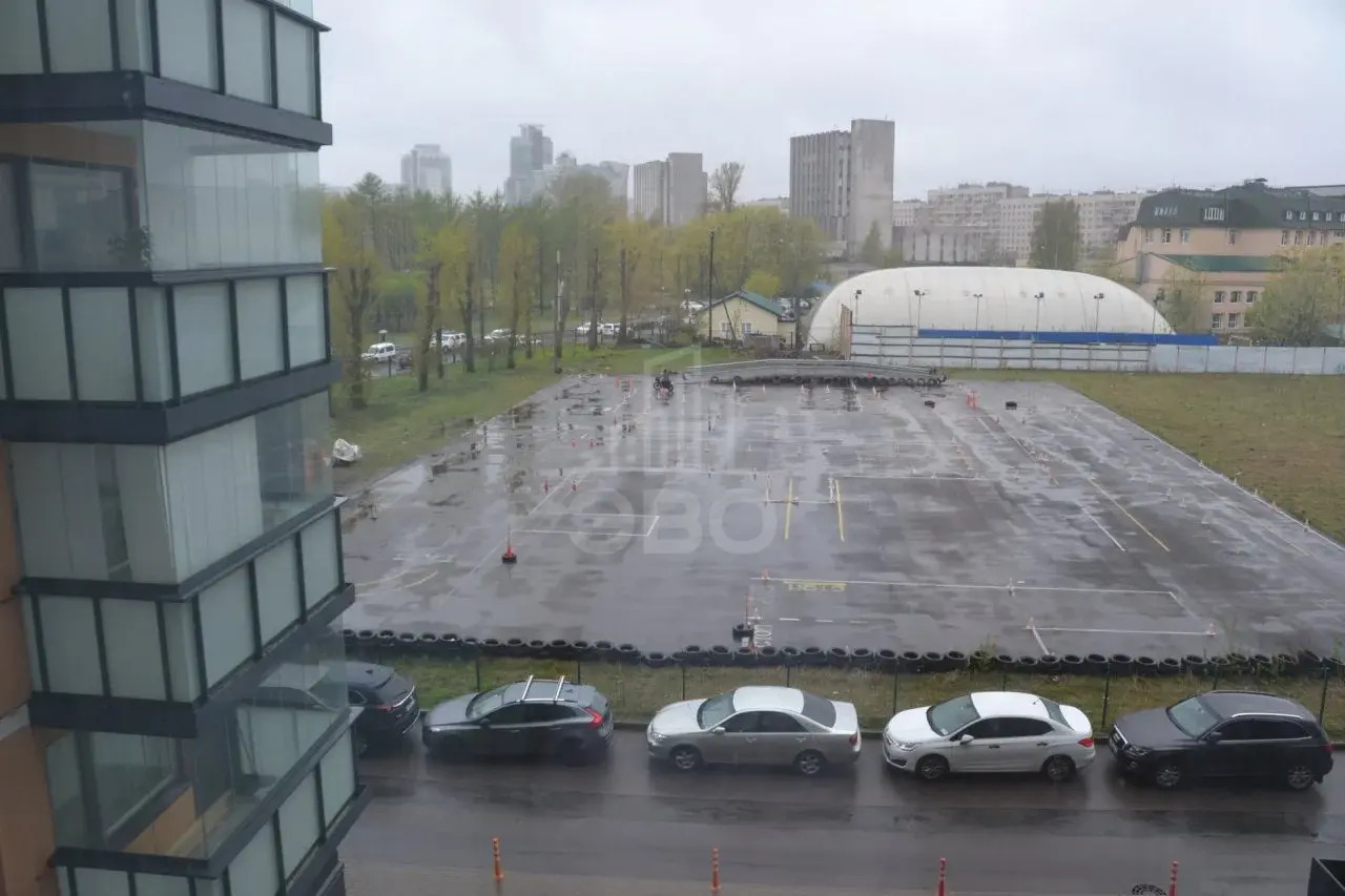 трехкомнатная квартира в Санкт-Петербурге по адресу: Реки Смоленки наб., 35, к 1