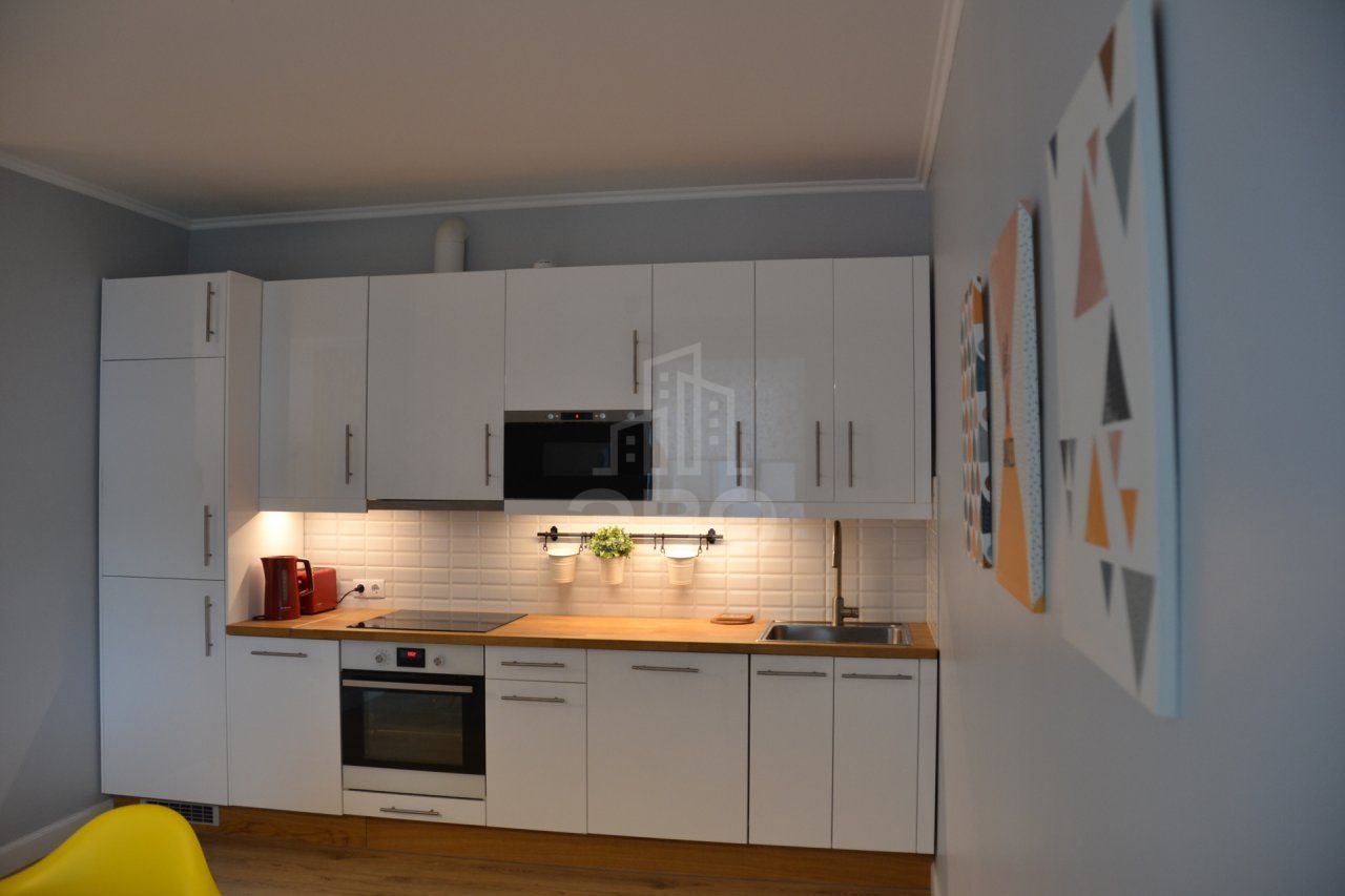 трехкомнатная квартира в Санкт-Петербурге по адресу: Реки Смоленки наб., 35, к 1