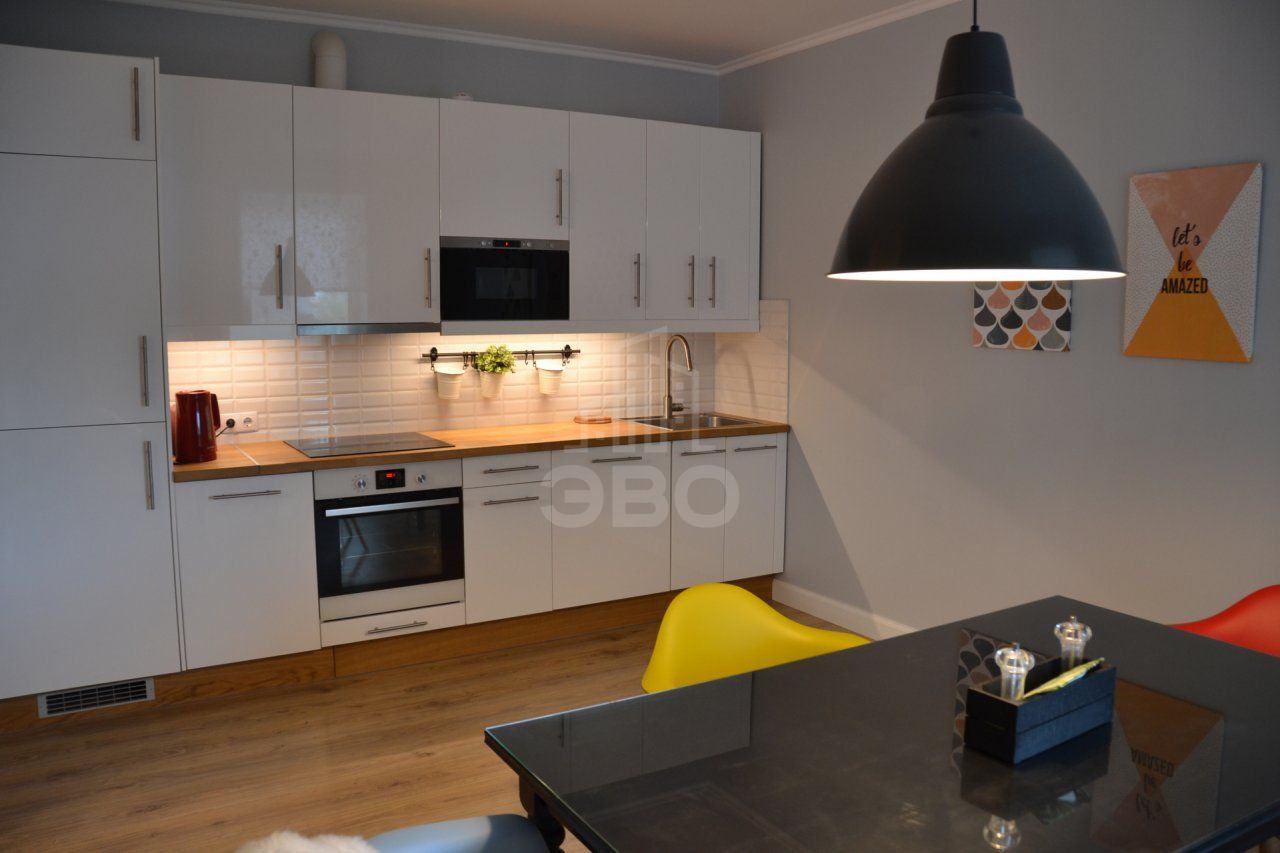 трехкомнатная квартира в Санкт-Петербурге по адресу: Реки Смоленки наб., 35, к 1