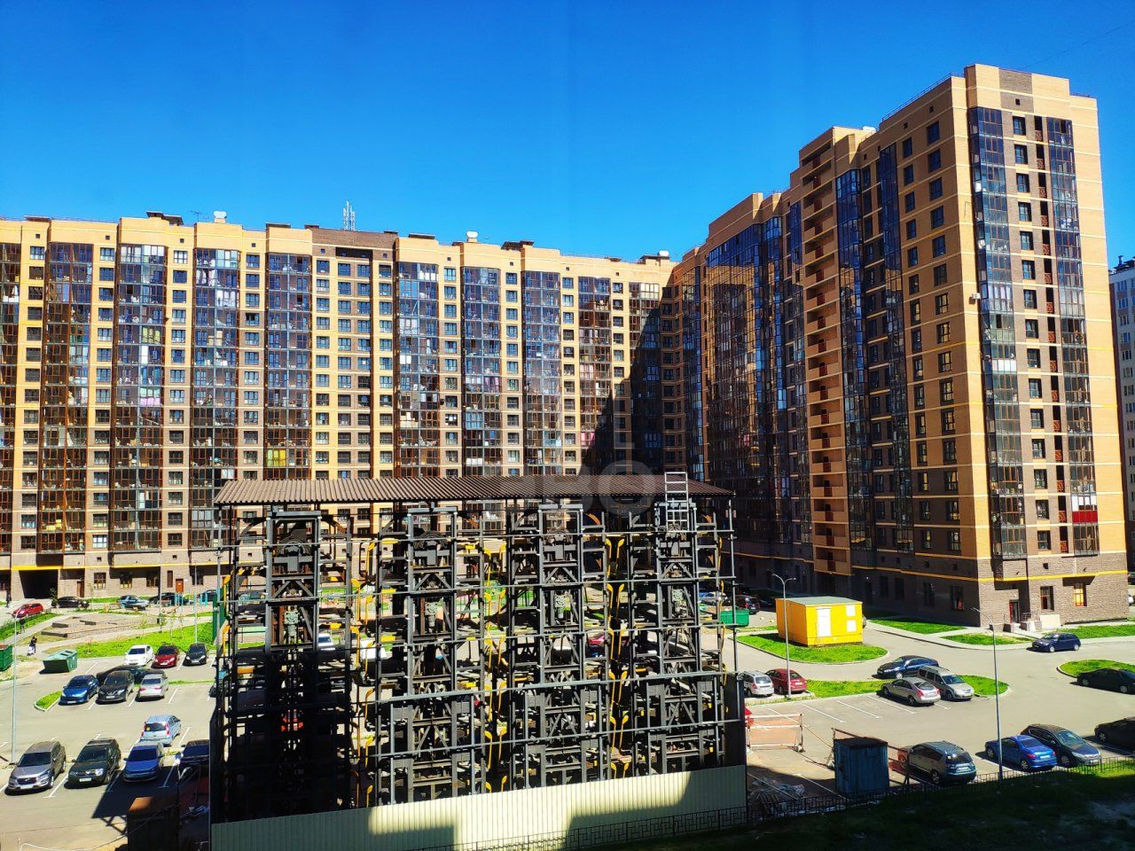 трехкомнатная квартира в Санкт-Петербурге по адресу: Маршала Блюхера проспект, 7, к 2