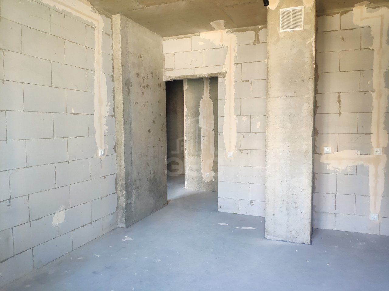 трехкомнатная квартира в Санкт-Петербурге по адресу: Маршала Блюхера проспект, 7, к 2