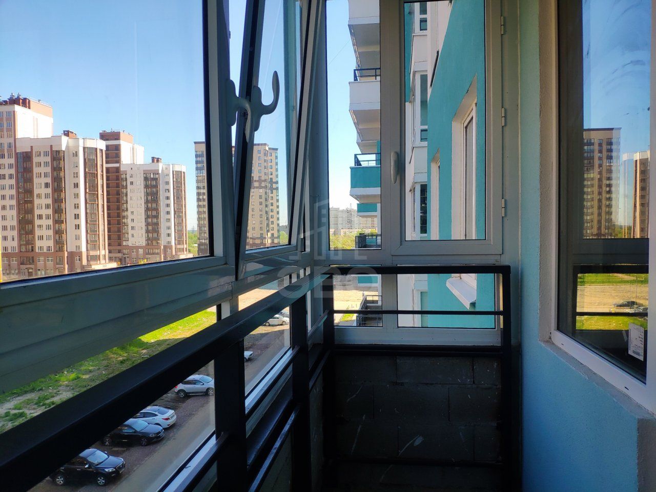 трехкомнатная квартира в Санкт-Петербурге по адресу: Маршала Блюхера проспект, 7, к 2