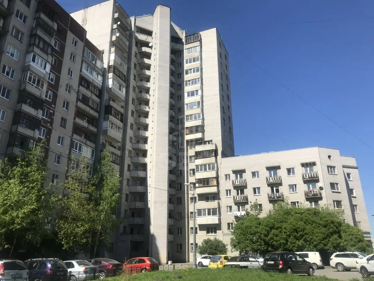 трехкомнатная квартира в Санкт-Петербурге по адресу: Ворошилова ул., 1
