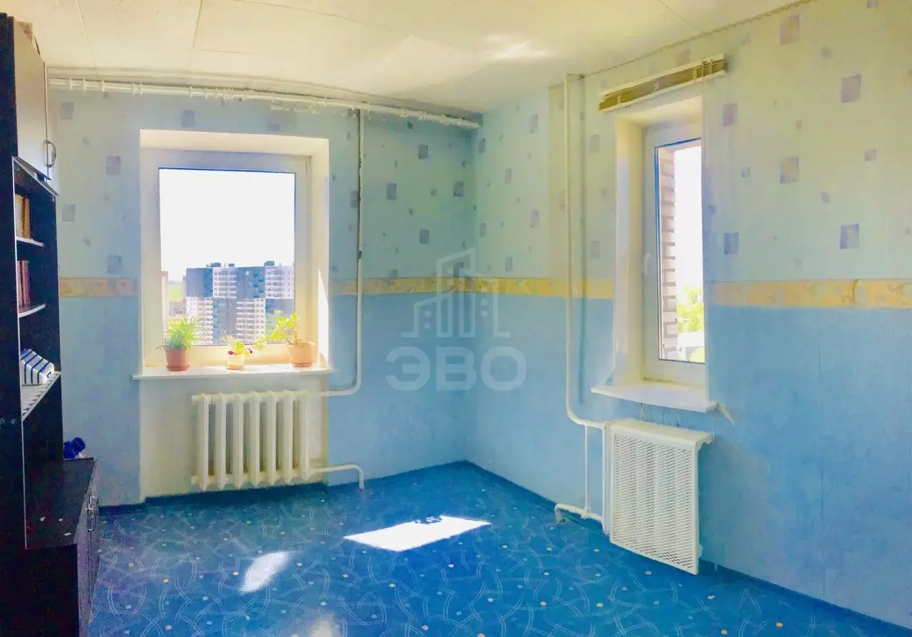 трехкомнатная квартира в Санкт-Петербурге по адресу: Ворошилова ул., 1