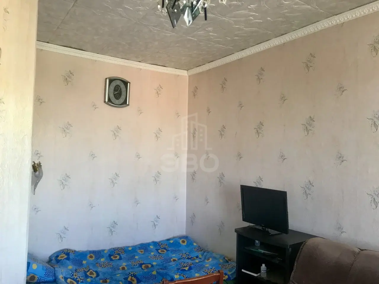 трехкомнатная квартира в Санкт-Петербурге по адресу: Ворошилова ул., 1