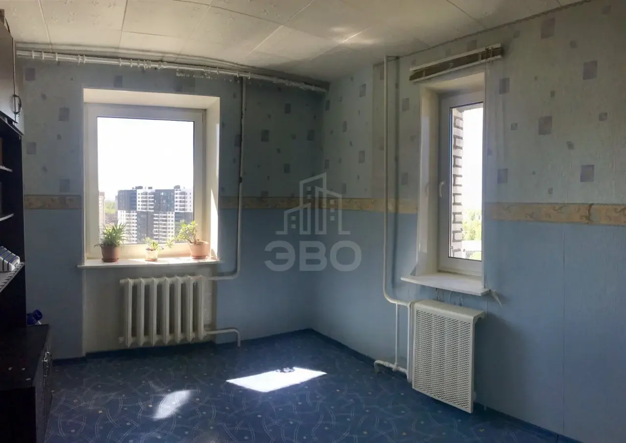 трехкомнатная квартира в Санкт-Петербурге по адресу: Ворошилова ул., 1