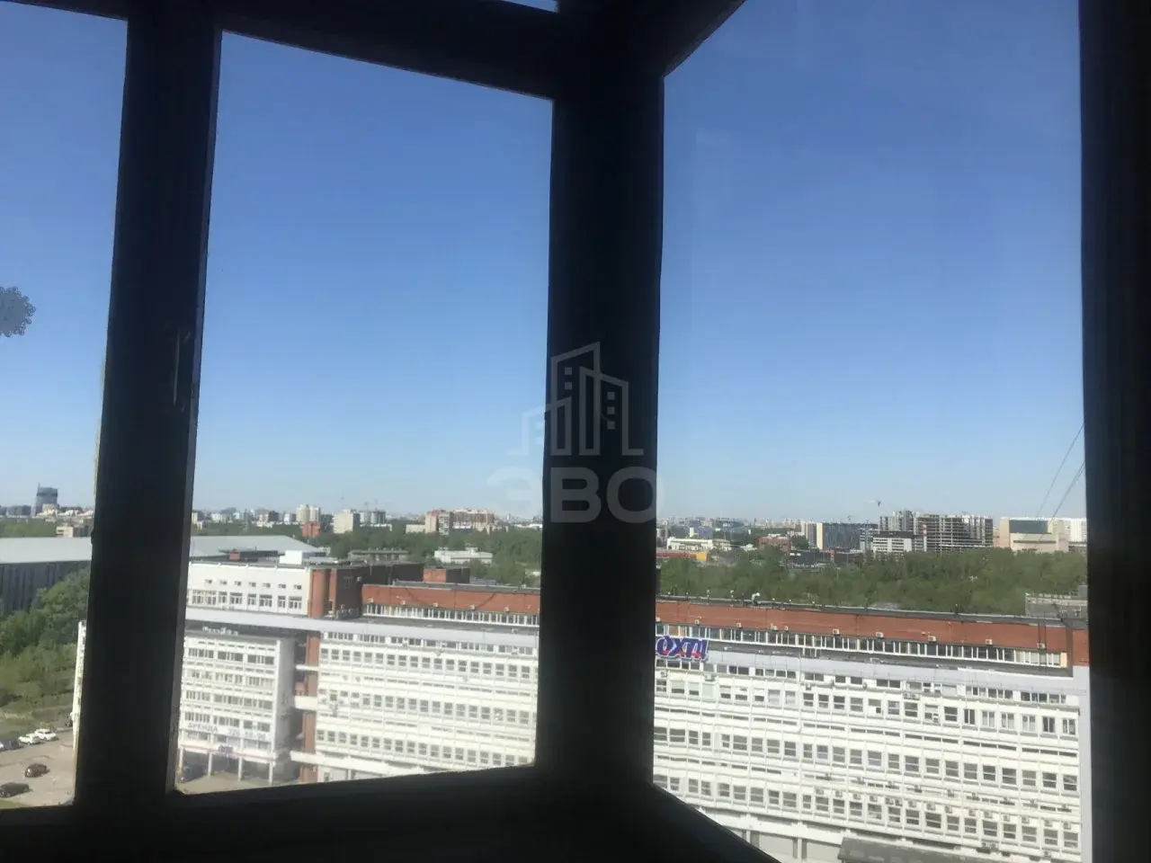 трехкомнатная квартира в Санкт-Петербурге по адресу: Ворошилова ул., 1
