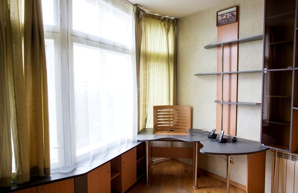 многокомнатная квартира в Санкт-Петербурге по адресу: ул Курчатова д 6 к 4