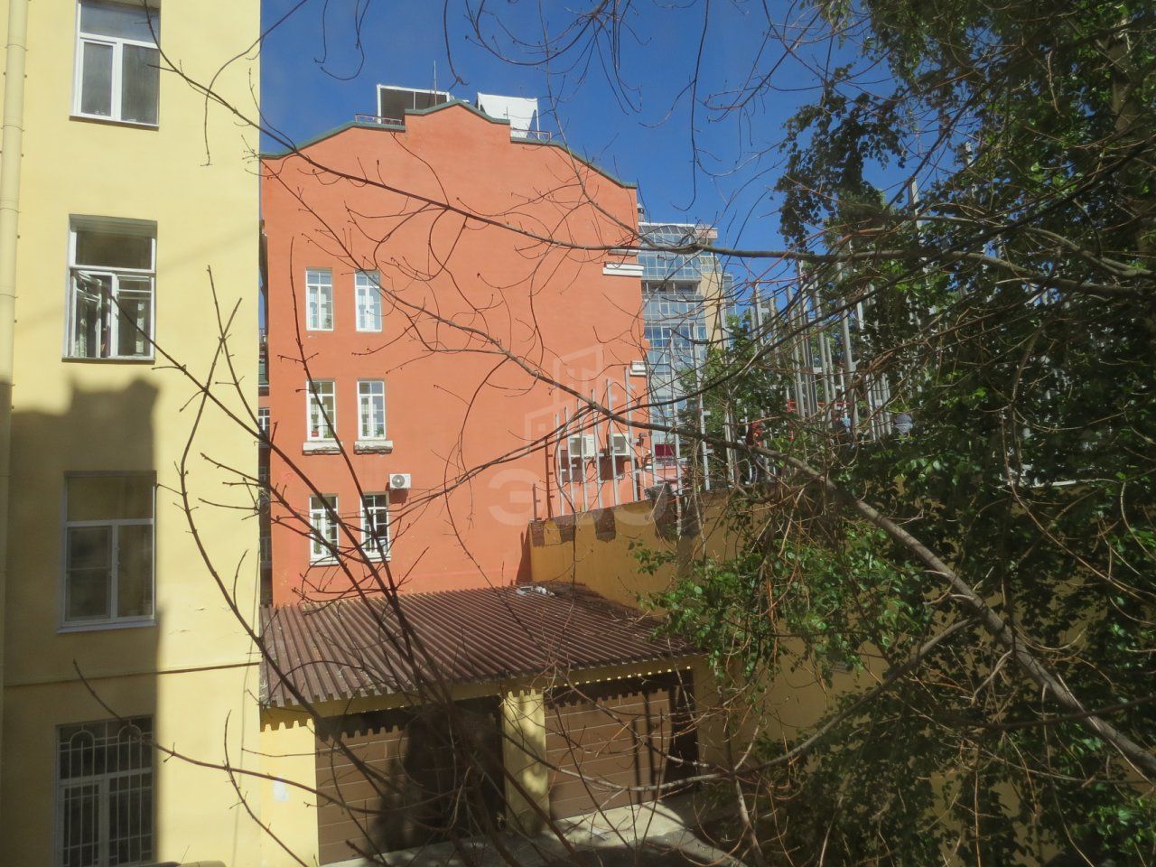 трехкомнатная квартира в Санкт-Петербурге по адресу: Большая Посадская ул., 10