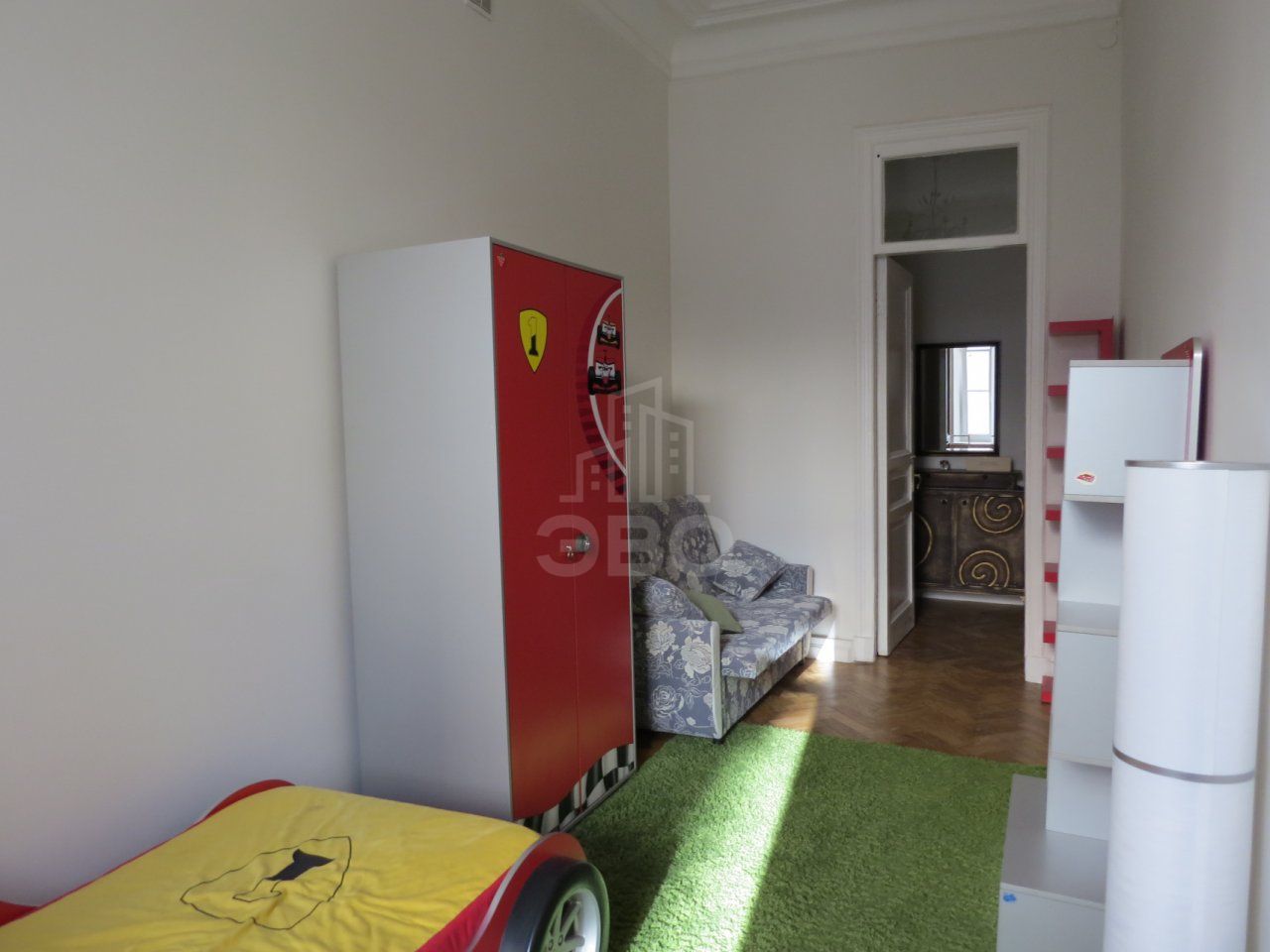 четырехкомнатная квартира в Санкт-Петербурге по адресу: Маяковского ул., 36-38