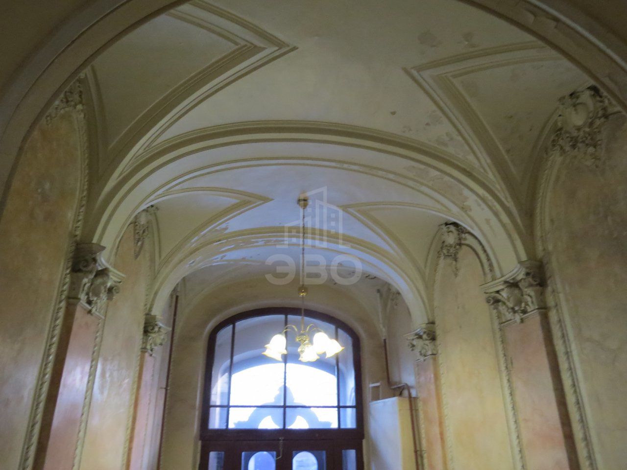 четырехкомнатная квартира в Санкт-Петербурге по адресу: Маяковского ул., 36-38