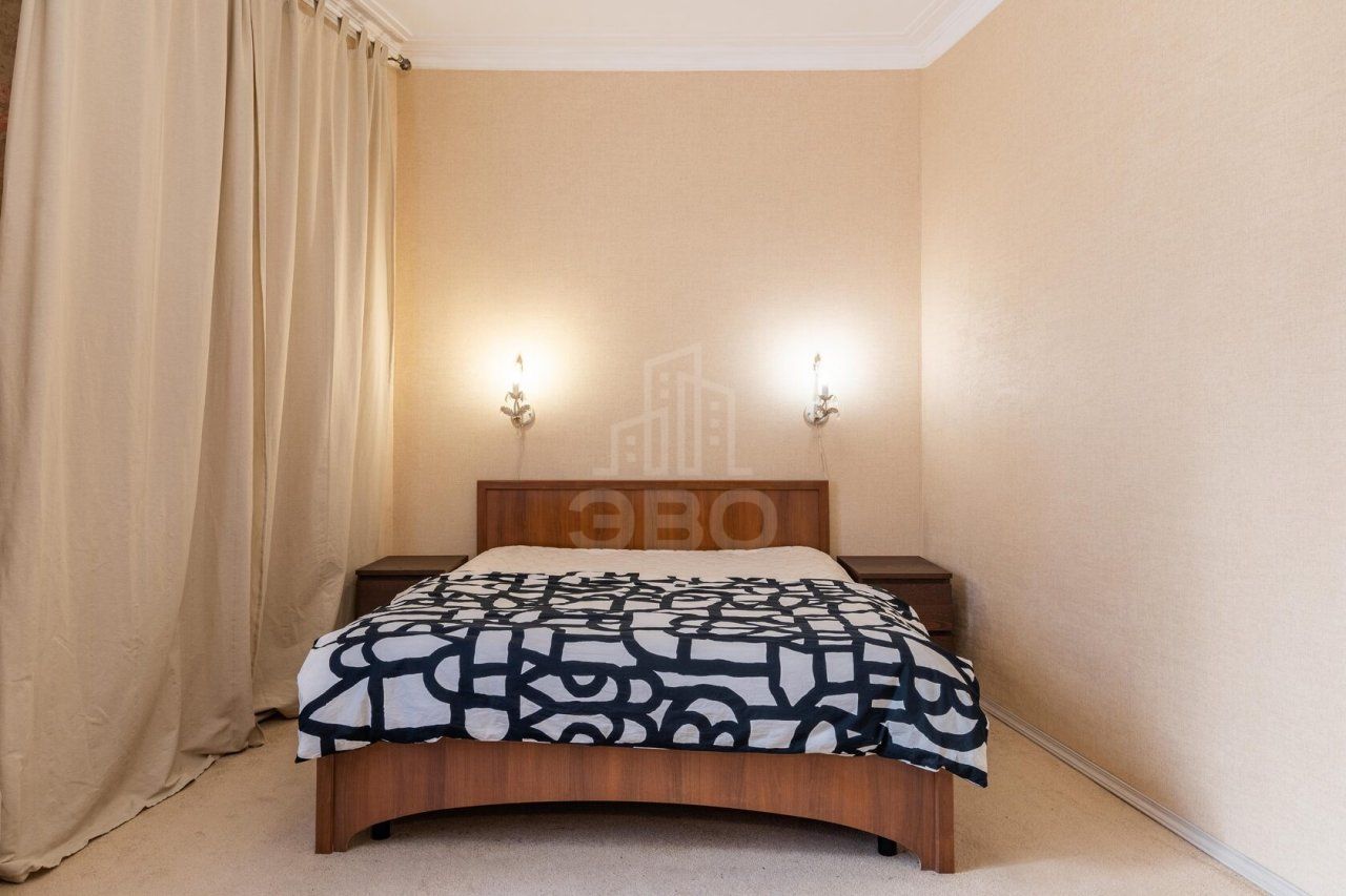 трехкомнатная квартира в Санкт-Петербурге по адресу: Пестеля ул., 1