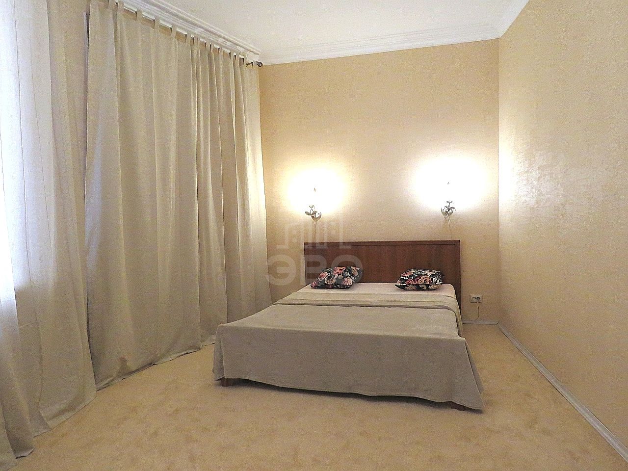 трехкомнатная квартира в Санкт-Петербурге по адресу: Пестеля ул., 1