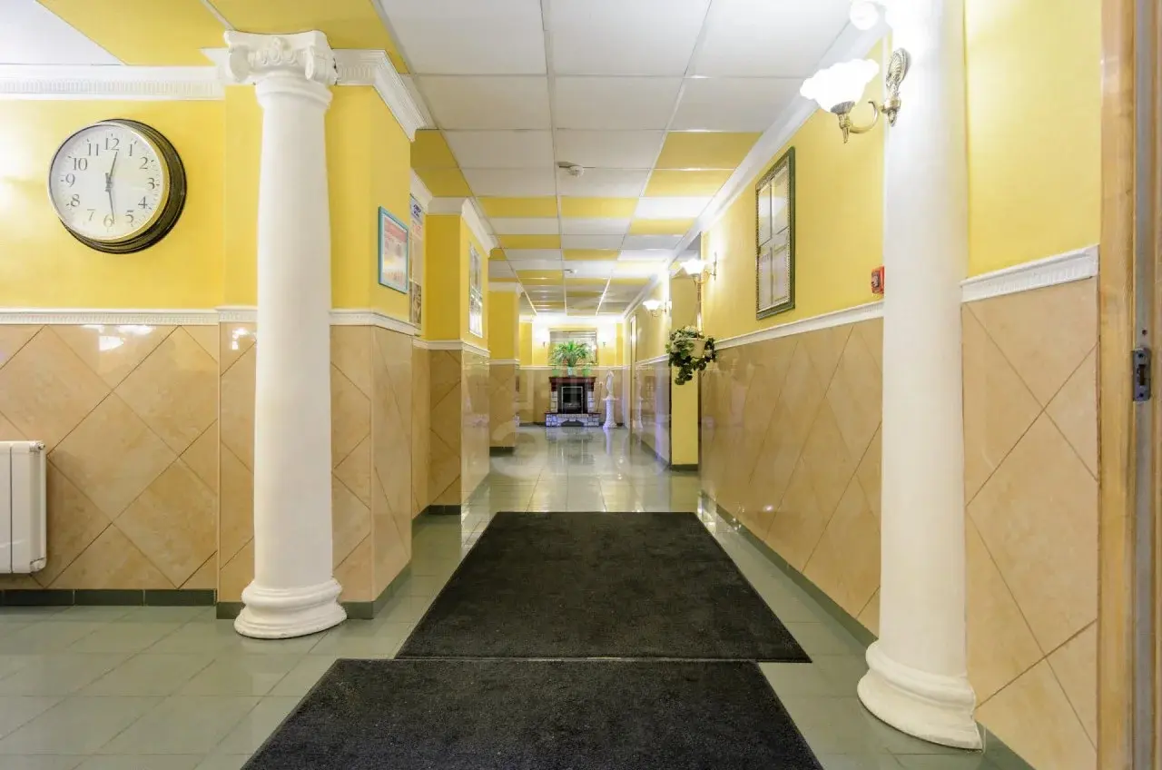 трехкомнатная квартира в Санкт-Петербурге по адресу: Фермское ш., 32