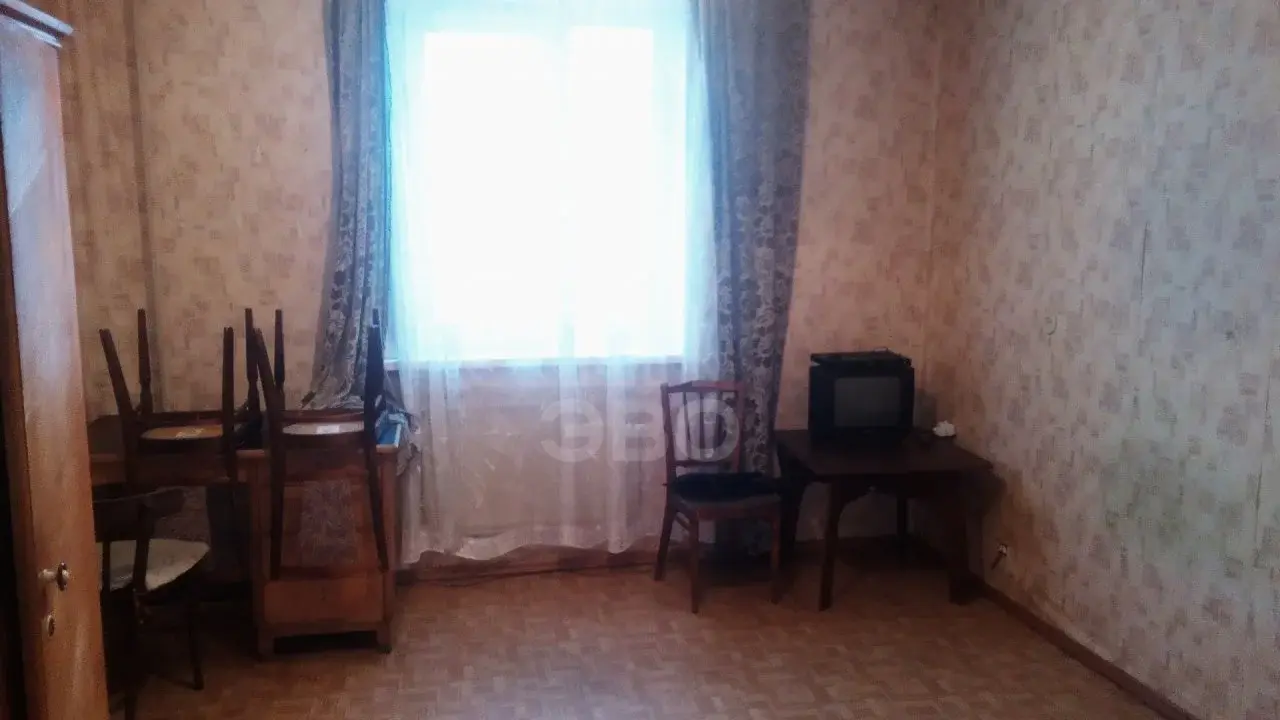 комната в Санкт-Петербурге по адресу: Школьная ул., 110, к 1