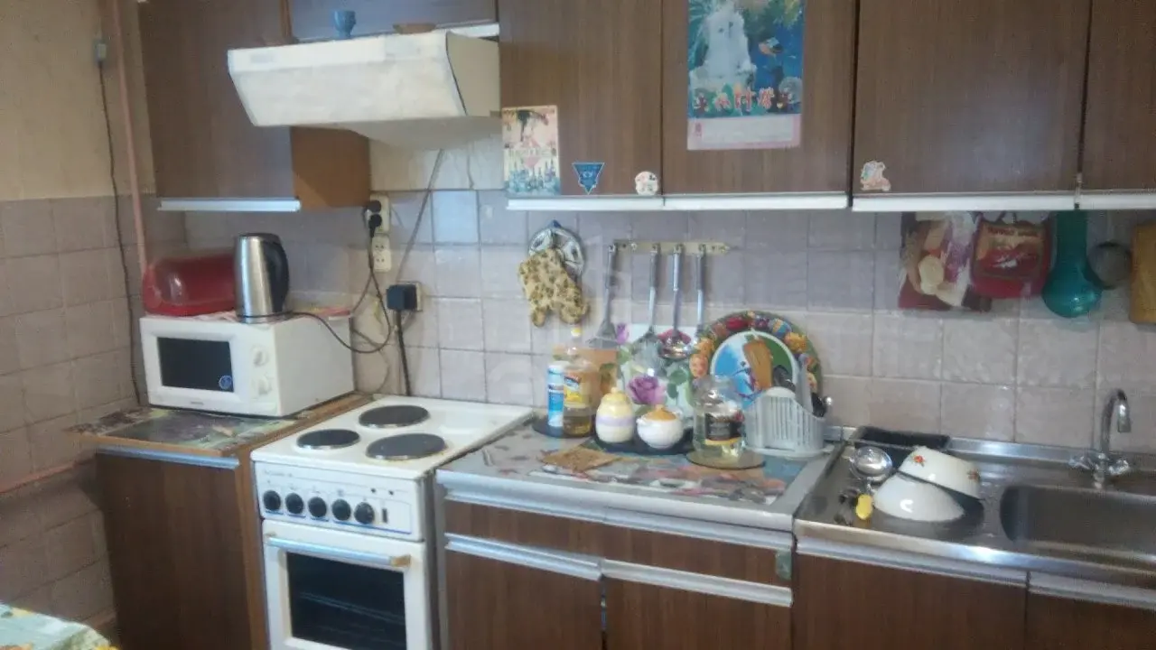 комната в Санкт-Петербурге по адресу: Школьная ул., 110, к 1