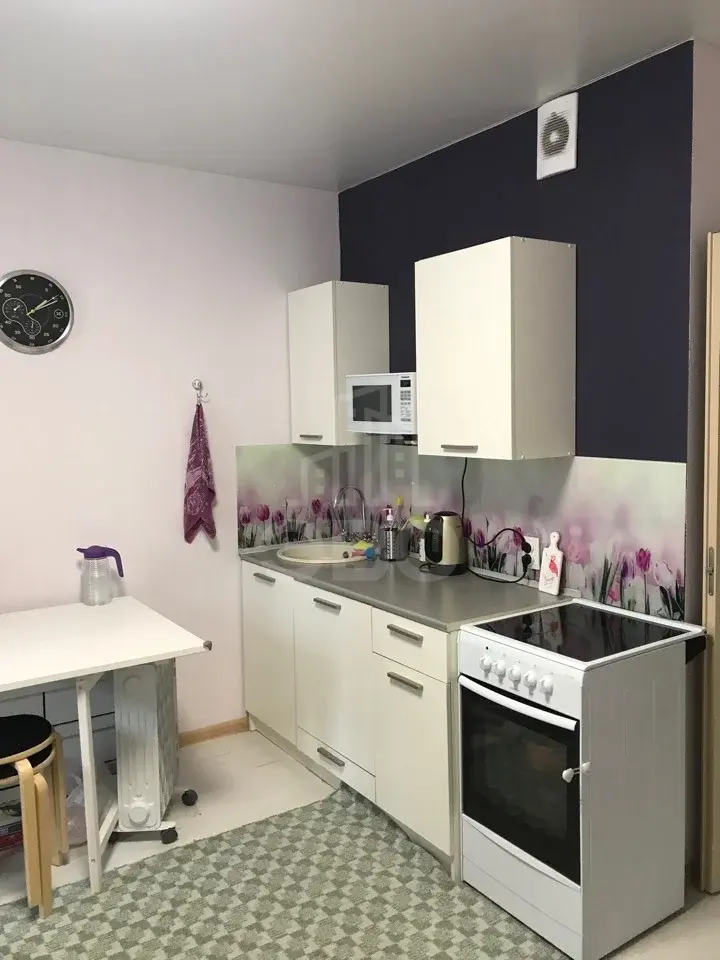 однокомнатная квартира в Санкт-Петербурге по адресу: Крыленко ул., 1, к 1