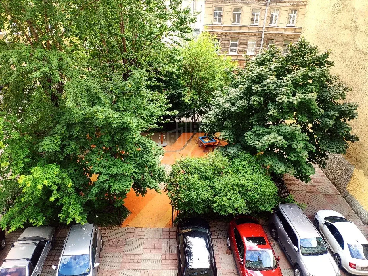 трехкомнатная квартира в Санкт-Петербурге по адресу: Мытнинский пер., 10