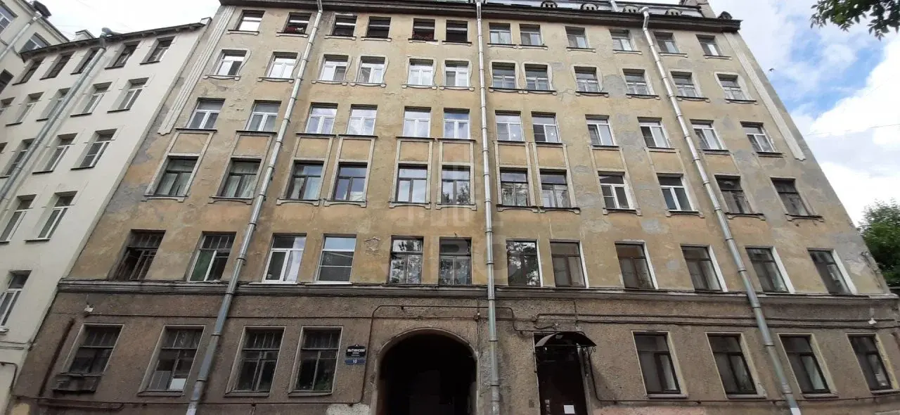 трехкомнатная квартира в Санкт-Петербурге по адресу: Мытнинский пер., 10