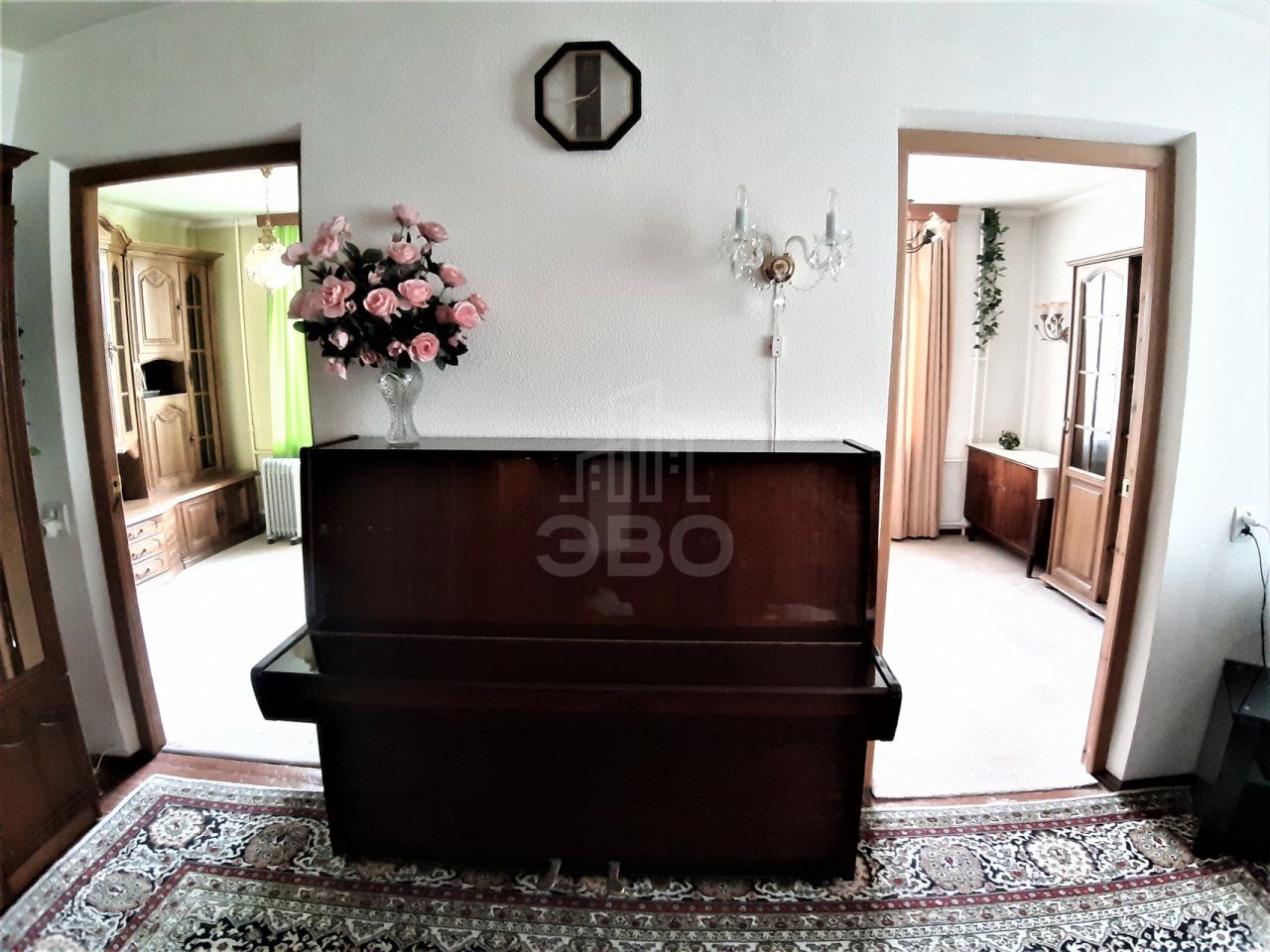 трехкомнатная квартира в Санкт-Петербурге по адресу: Замшина ул., 62