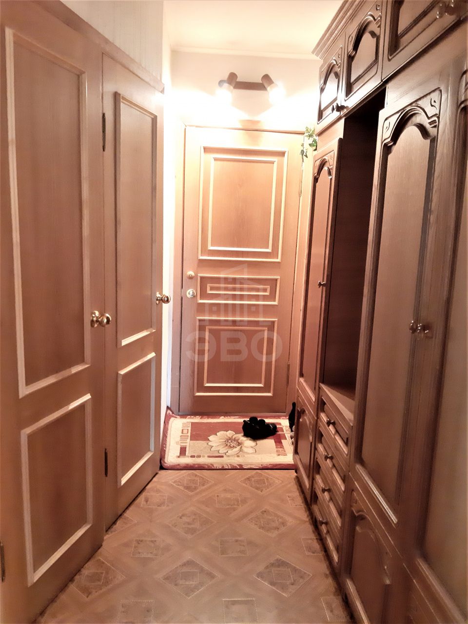 трехкомнатная квартира в Санкт-Петербурге по адресу: Замшина ул., 62