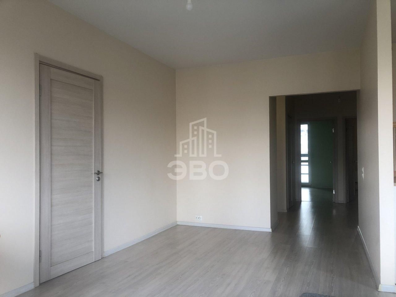 трехкомнатная квартира в Санкт-Петербурге по адресу: Оптиков ул., 34, к 1