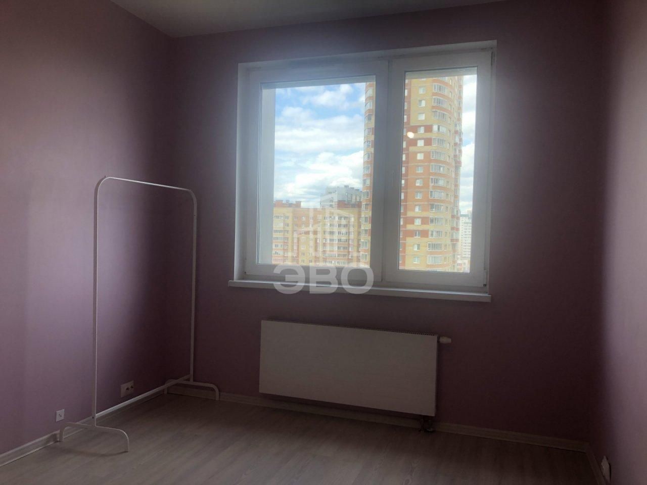 трехкомнатная квартира в Санкт-Петербурге по адресу: Оптиков ул., 34, к 1