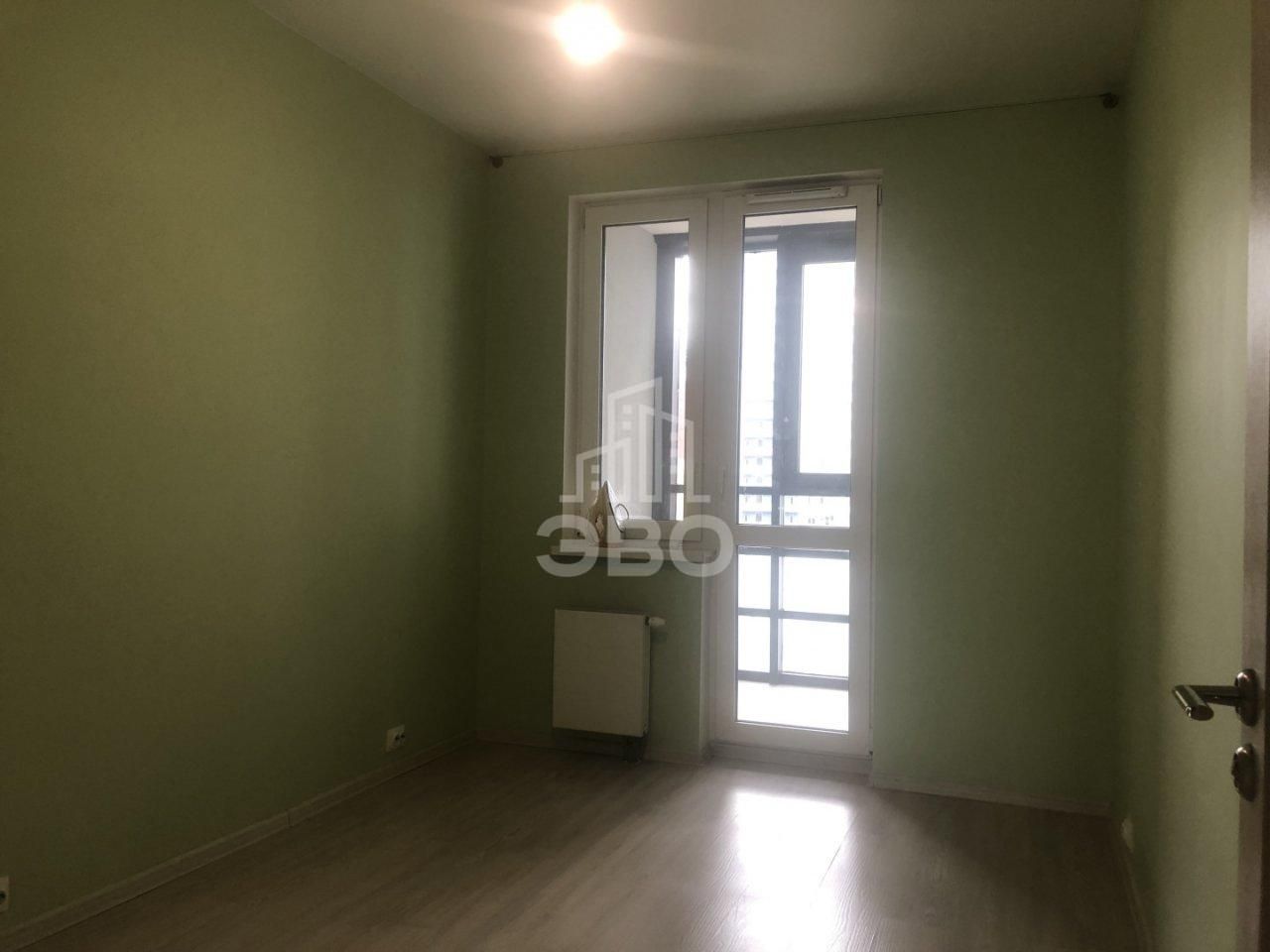 трехкомнатная квартира в Санкт-Петербурге по адресу: Оптиков ул., 34, к 1