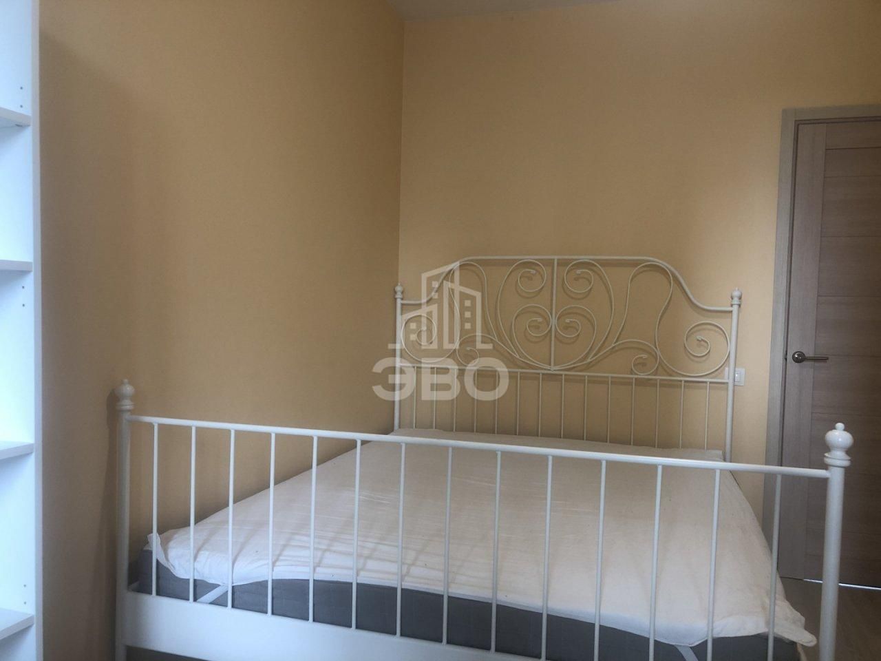 трехкомнатная квартира в Санкт-Петербурге по адресу: Оптиков ул., 34, к 1