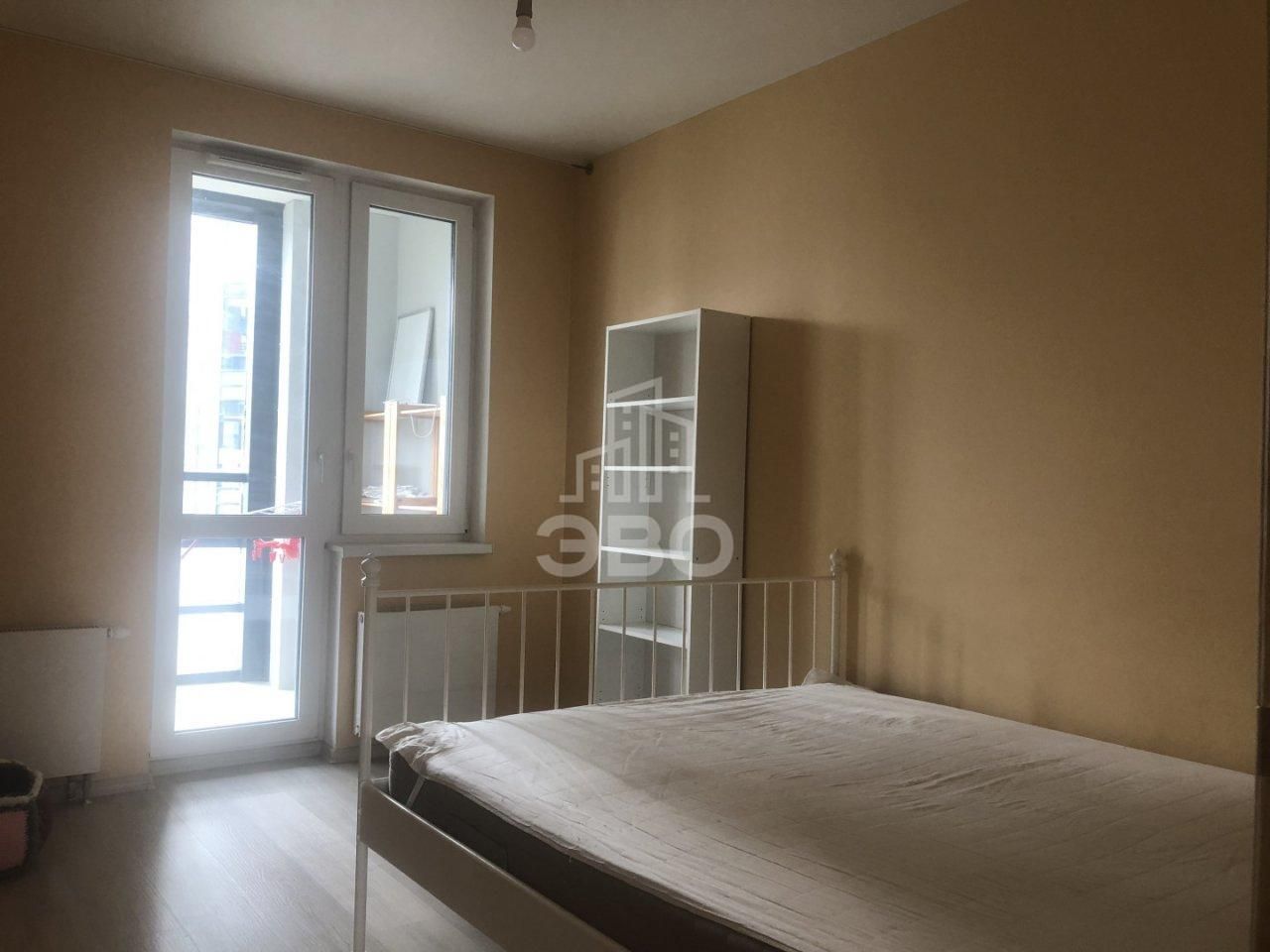 трехкомнатная квартира в Санкт-Петербурге по адресу: Оптиков ул., 34, к 1