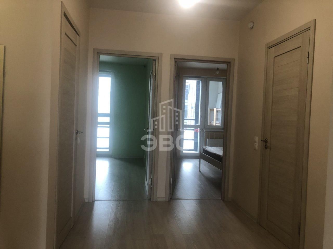 трехкомнатная квартира в Санкт-Петербурге по адресу: Оптиков ул., 34, к 1