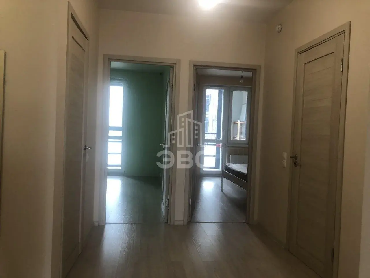трехкомнатная квартира в Санкт-Петербурге по адресу: Оптиков ул., 34, к 1
