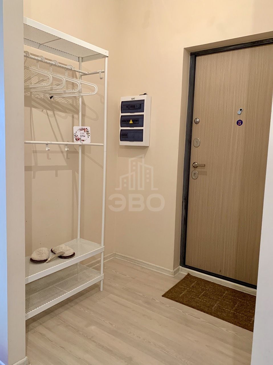 трехкомнатная квартира в Санкт-Петербурге по адресу: Оптиков ул., 34, к 1